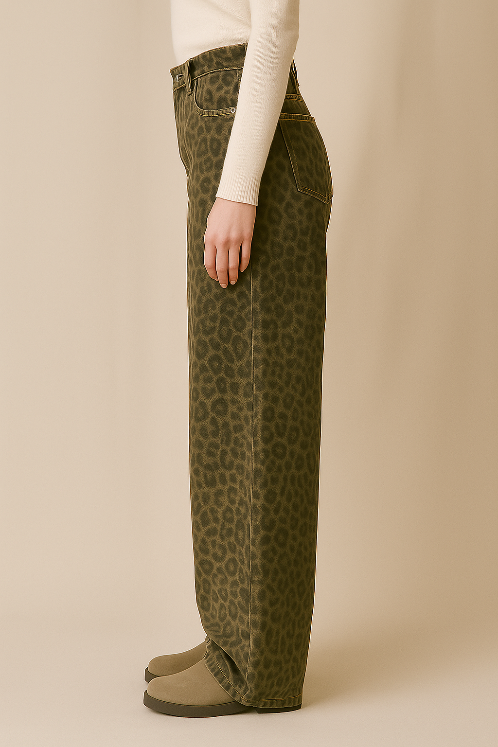 Rotes Wickelkleid für Frauen mit Rüschen