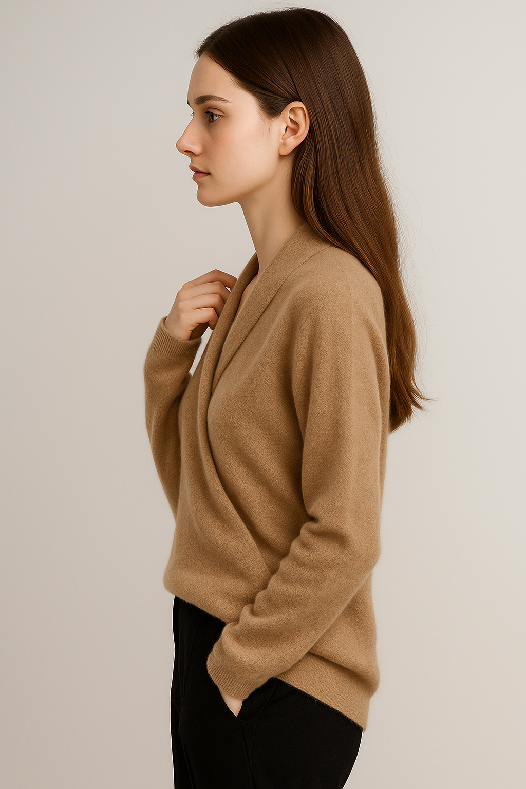 Gebreide damestrui met overslag en V-hals in camel